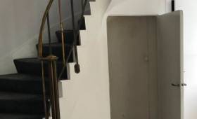 Réunir deux escaliers dans une belle et grande maison à Colombes
