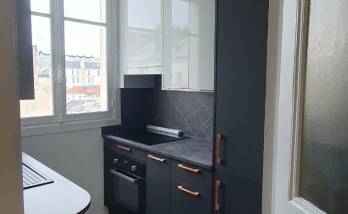 Cuisine tout en noir et blanc - Versailles