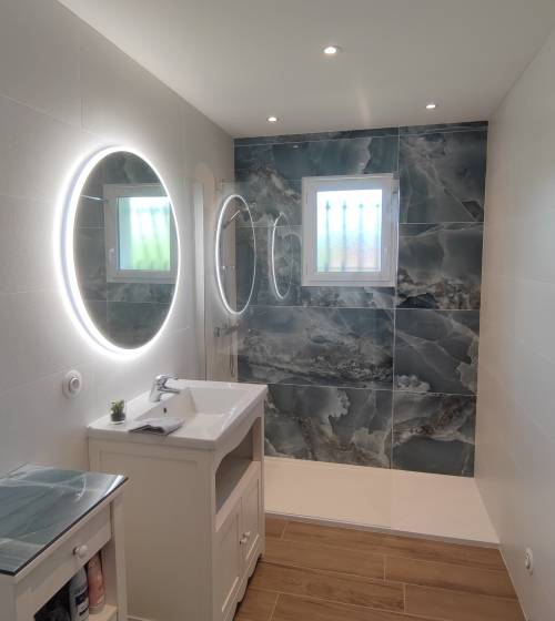 énovation salle de bain design et moderne à Voiron