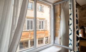 Rénovation des menuiseries extérieures à Chazay d'AZergues, en bicoloration Blanc / gris anthracite