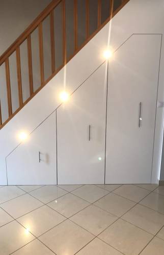 Rangements sous escalier coulissants