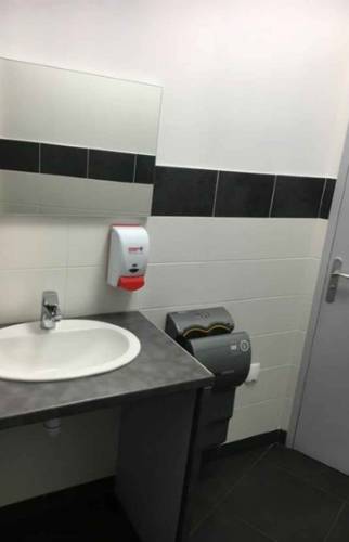 Lave main PMR Sanitaires Mixtes La-Maison-des-Travaux-Rouen