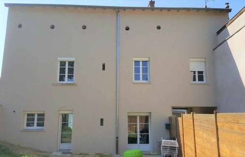 Ravalement d'une Façade en Pisé - Lyon / Francheville