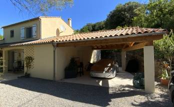 Carport toiture tuiles La Maison Des Travaux Alès