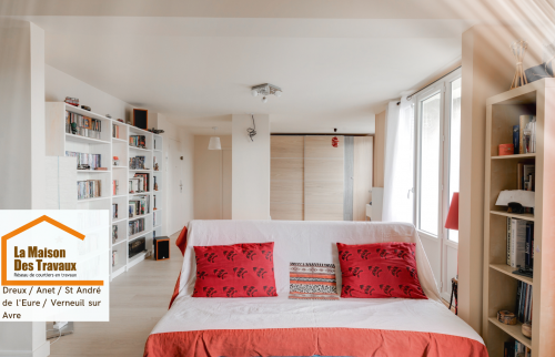 Un espace de vie rénové à Dreux et Anet, alliant clarté, modernité et confort au quotidien. 