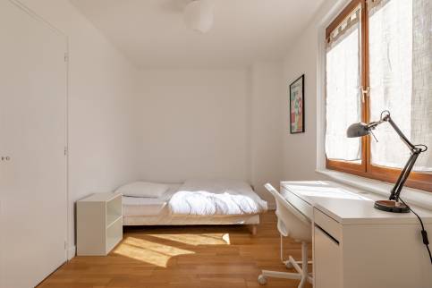 Rénovation d'un appartement destiné à la colocation étudiante, Lyon / Chambre équipée