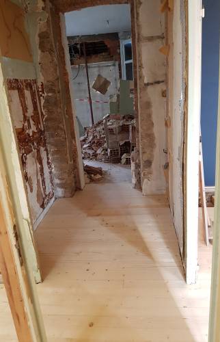 Pendant travaux : Pose des lames de pin massif à Amiens