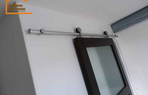 Rail de la porte coulissante