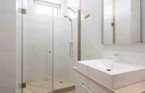 Salle de bains pour les amis