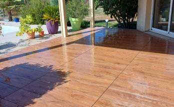 Terrasse carrelage imitation bois Saint-Etienne-le-Molard