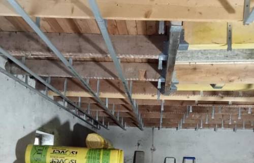 Installation des rails pour le faux plafond