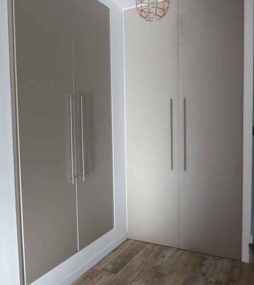 Pièce dressing terminé et rénovation parquet - Crécy-la-Chapelle -