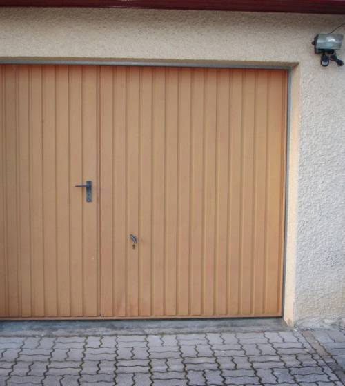 Porte de garage avant