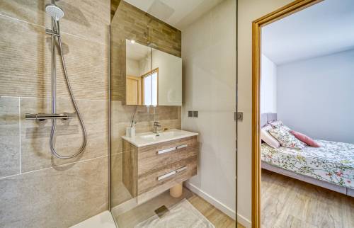 salle de bain attenante à la chambre parentale