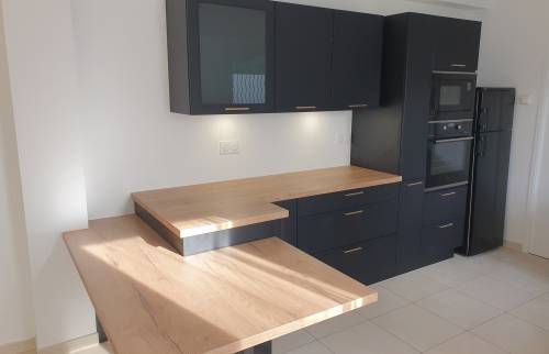 Pose de la nouvelle cuisine terminée à Bourgbarré - Rénovation réussie