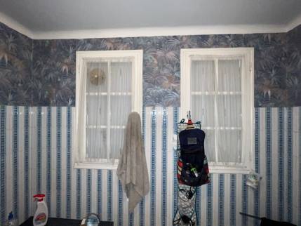 Salle de bain avant travaux de rénovation de mur et plafond - Nantes 44