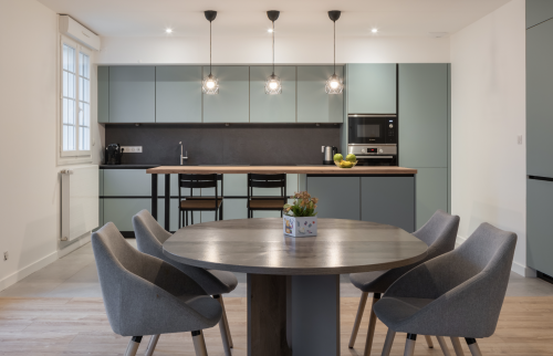 Rénovation d'une cuisine couleur sauge à Vertou