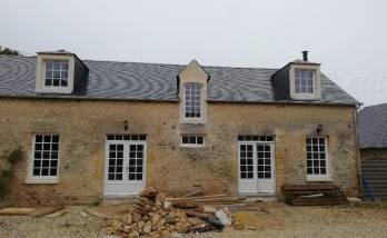 Façade pierre de la longère