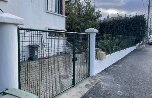 Portail et poteaux après travaux peinture et enduit 