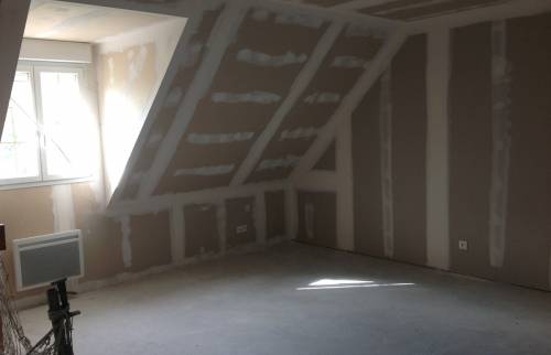 Plaque de plâtre en finition de l'isolation