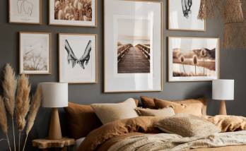 rénovation maison - chambre mur chocolat clair