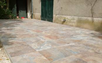 Rénovation d'une terrasse carrelée en pierre, dans une villa située à Marcy L'étoile (69280)