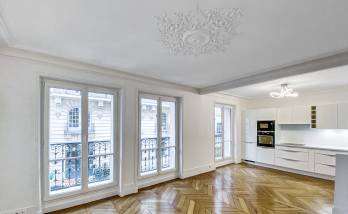 Parquet en pointe de Hongrie dans un appartement rénové à Paris 16e