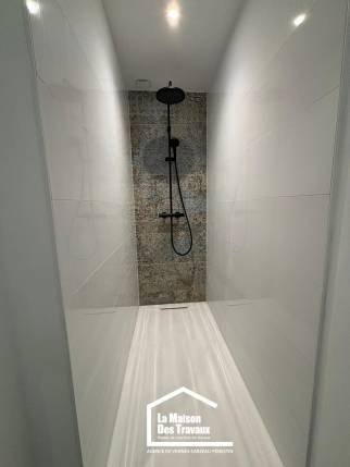 creation salle de bain originale vannes