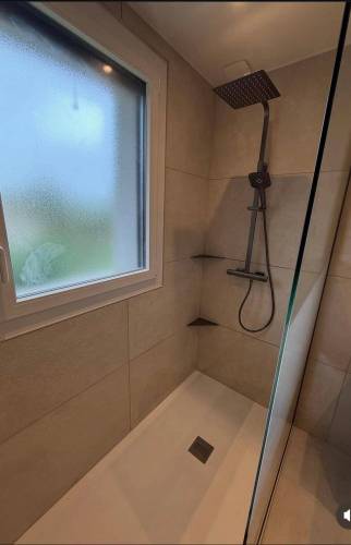 Rénovation d’une salle de bains avec WC à Fraisse (42490)
