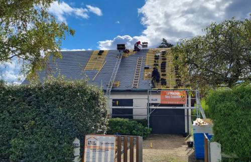 Extension de maison avec ossature et bardage bois à Vertou - travaux en cours