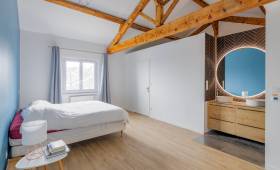 Saint Germain au Mont D'Or (69650) : création d'une salle de bain dans une suite parentale, carreaux zellige noir avec pose en chevron