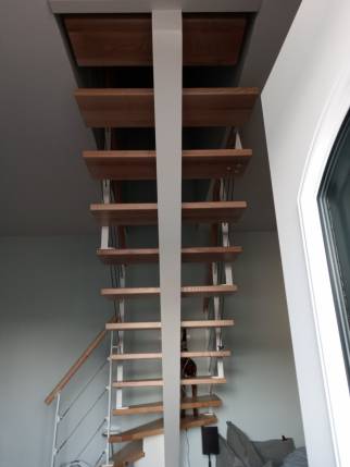 Pose d'un escalier en bois