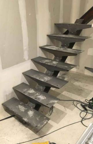 Escalier limon central sur mesure