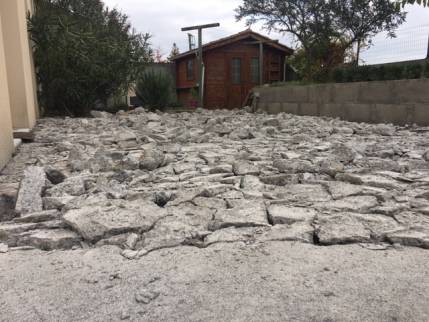Démolition d'une ancienne terrasse en béton brut - Nantes 44