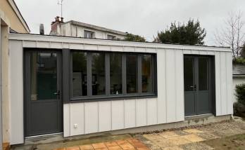 Extension de maison habillée d'un bardage en zinc - Nantes 44000