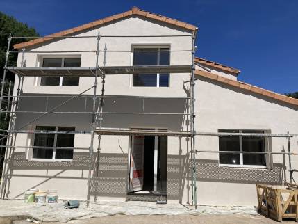 Montanay (69250) : Isolation thermique par l'extérieur pour cette villa entièrement rénovée