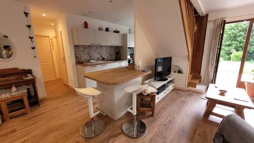 La cuisine ouverte sur le séjour