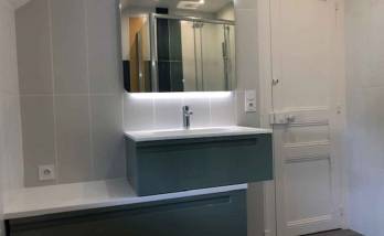 Pose d'une vasque dans une salle de bain à Deauville