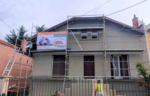 Ravalement de Façade Lyon Bron - Maison avant travaux
