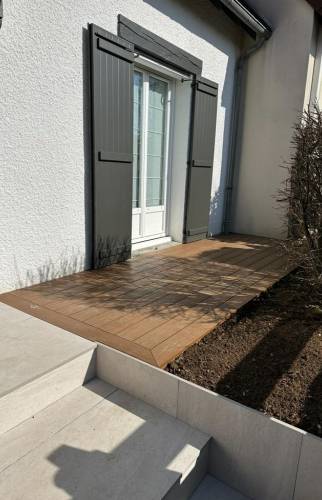 Petite terrasse composite après travaux