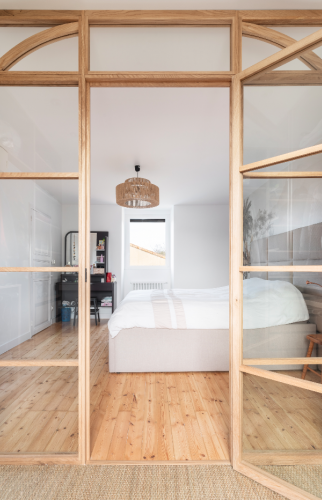 Création d'une verrière sur-mesure pour séparer un dressing d'une chambre