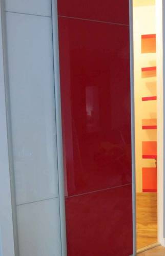 Portes de placard modernes pour dissimuler le cellier - Guidel (56520)