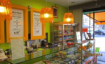 Intérieur du snack rénové à Reims