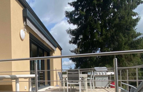 Extension sur pilotis avec terrasse suspendue - 50600 Saint-Hilaire-du-Harcouët