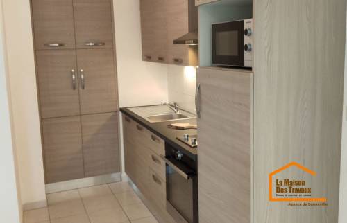 Cuisine en bois vue de coté