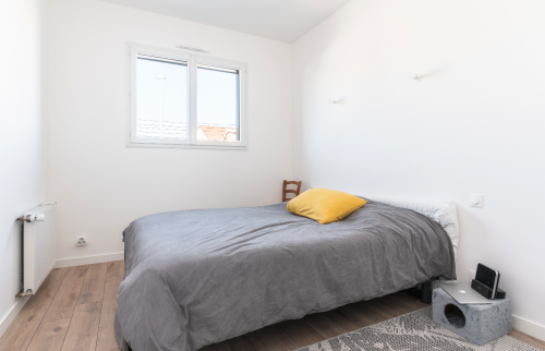 Création d'une surélévation de 70 m² et rénovation intérieure à Saint-Sébastien-sur-Loire - rénovation chambre