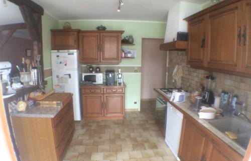 Cuisine avant les travaux à BAUZY (41)