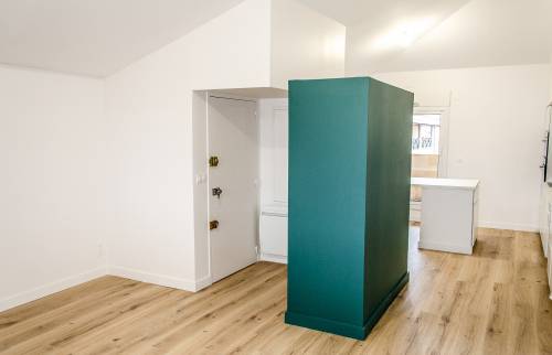 Sas d'entrée créer par l'architecte avec placards de rangement intégrés