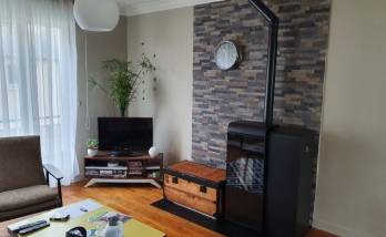 Installation du poêle terminée : Rénovation énergétique avec un poêle à granulés haute performance