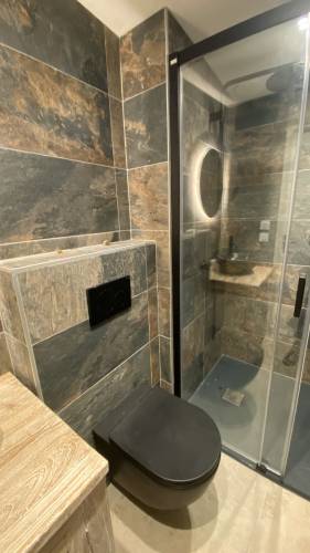 Rénovation de salle de bain avec WC suspendus - Saint Nicolas de la Grave 82210
